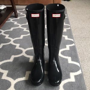 BLACK HUNTER BOOTS, Size 8